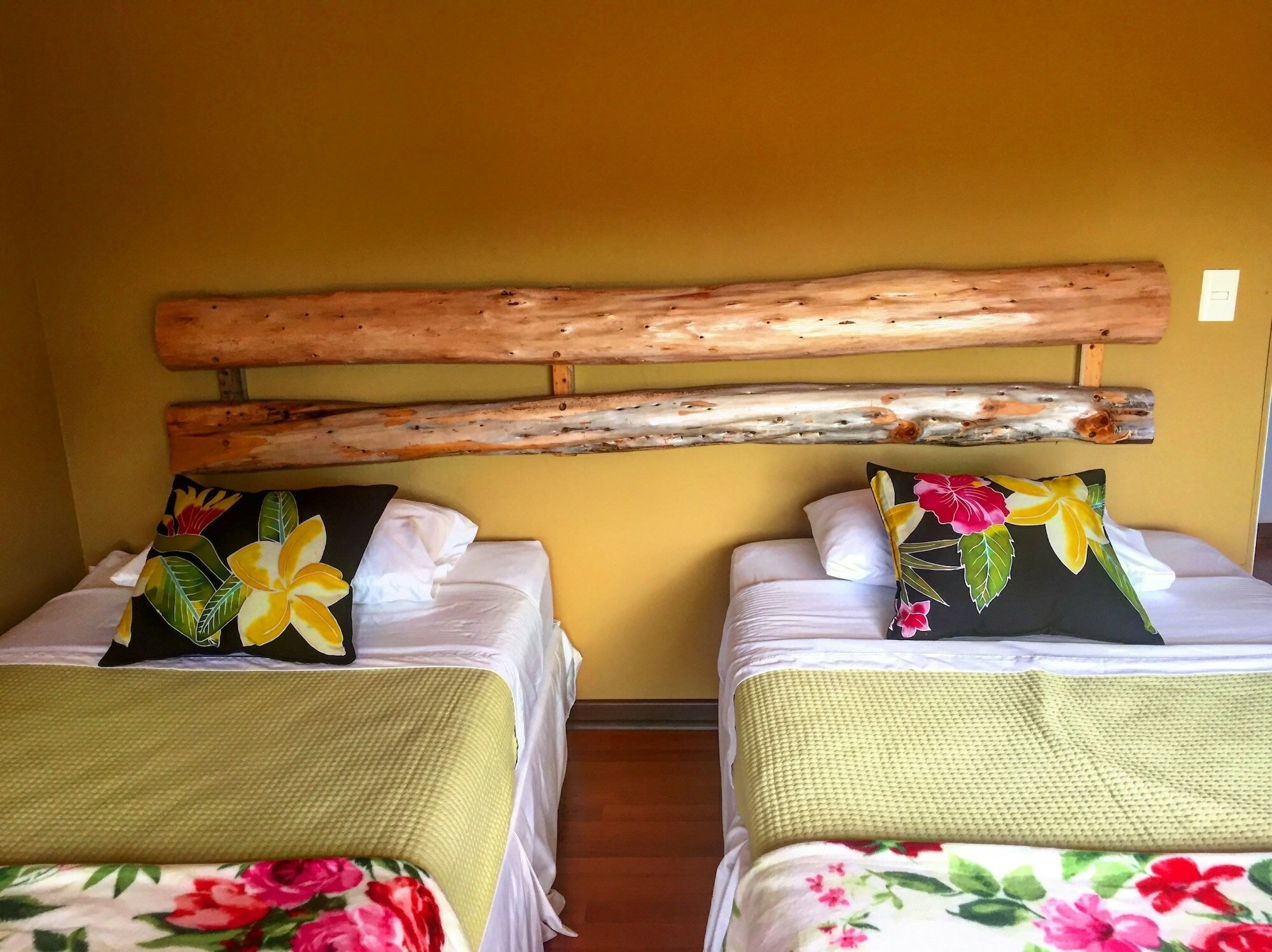 Фото Hotel Uka Mana