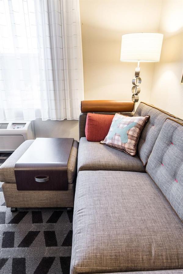 Фото TownePlace Suites by Marriott Gilford