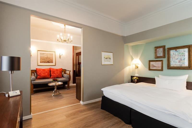 Фото Hotel Würzburger Hof