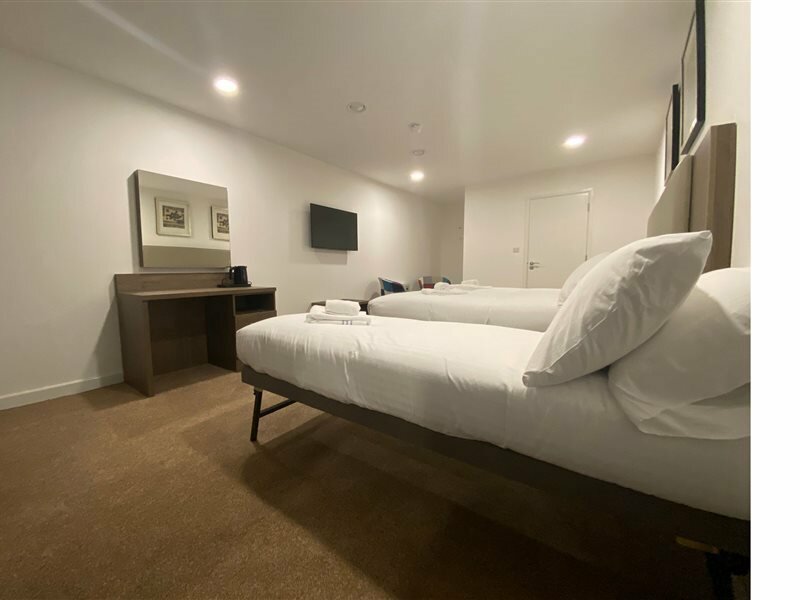 Фото Oyo Plymouth Central Hotel