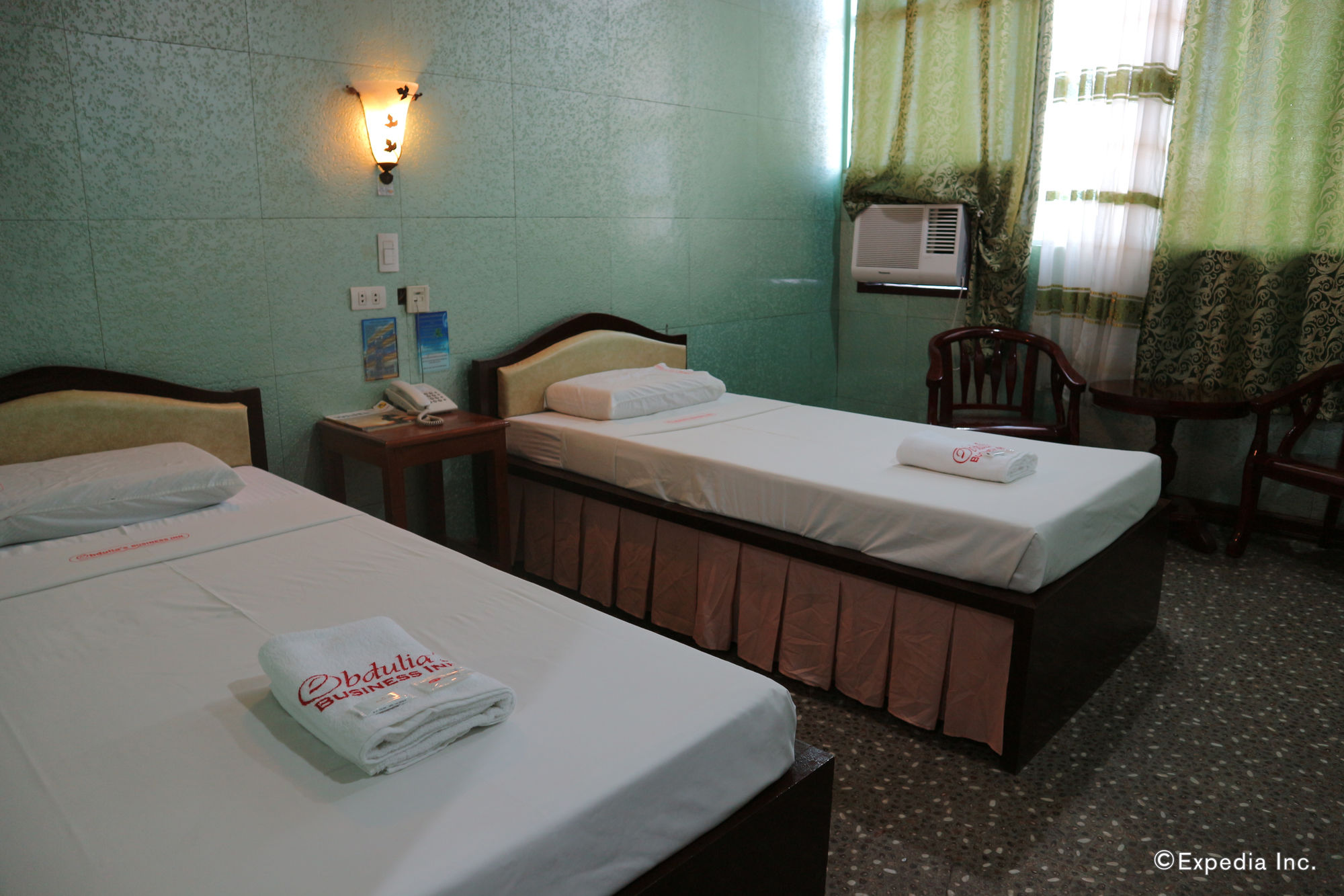 Фото Obdulia's Business Inn