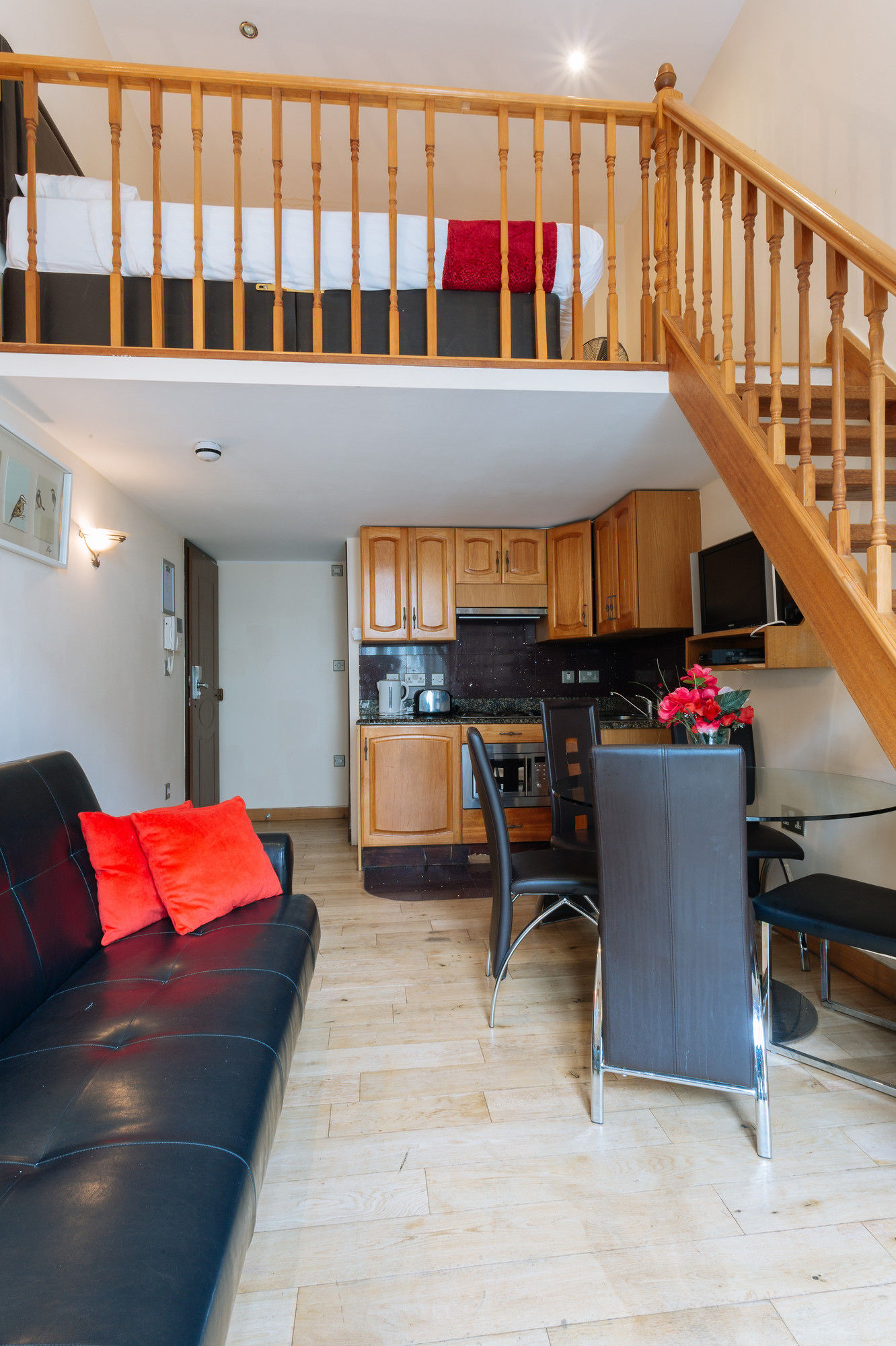 Фото London Plaza Serviced Apartments