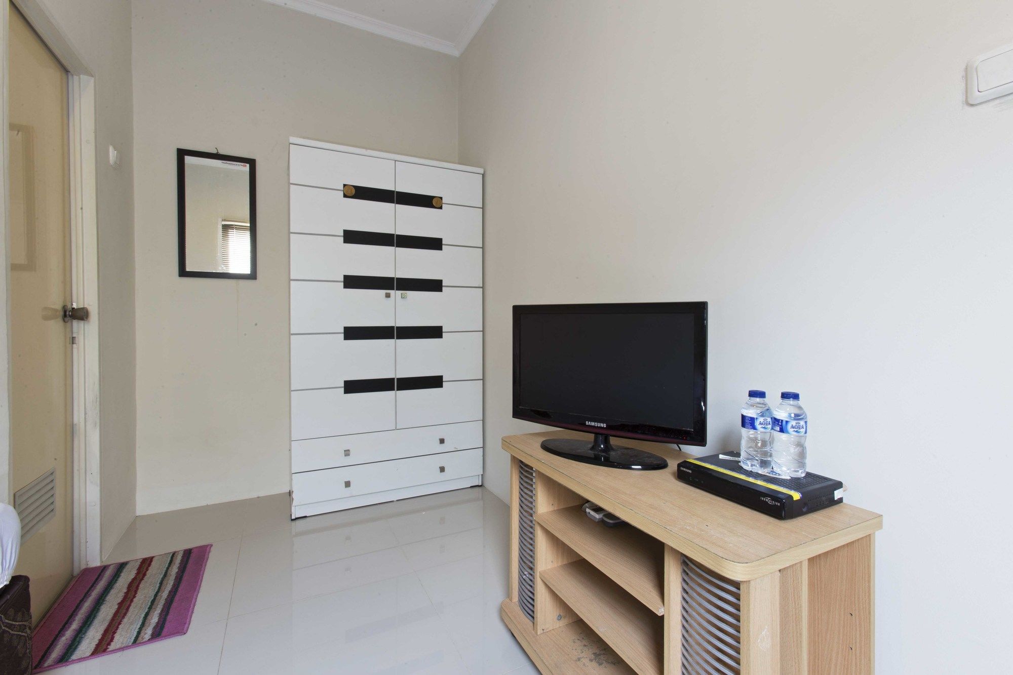 Фото RedDoorz @ Tondano Benhil