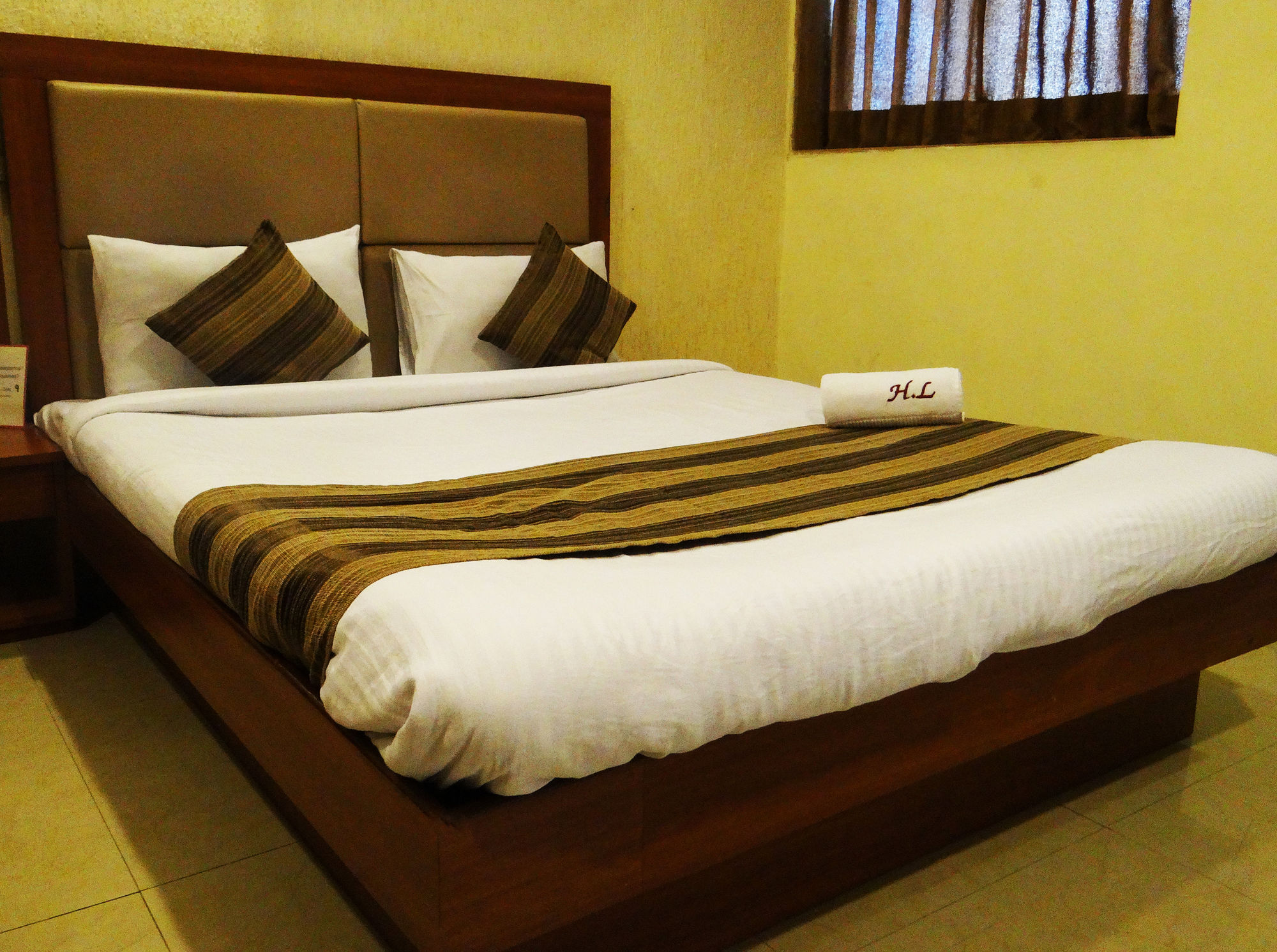 Фото Lucky Hotel Bandra