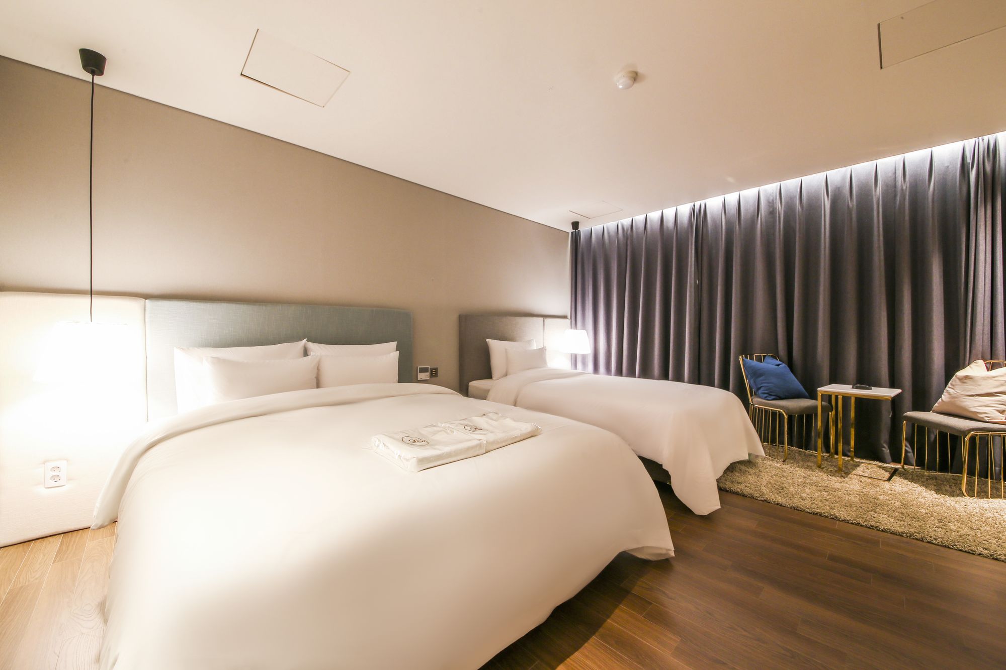 Фото Hotel Londoner Yongwon