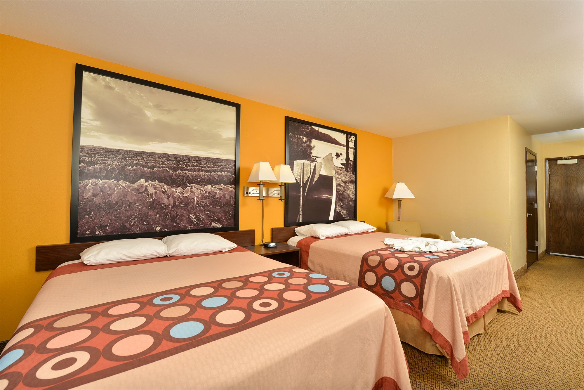 Фото Super 8 by Wyndham Rochester Mayo Clinic Area