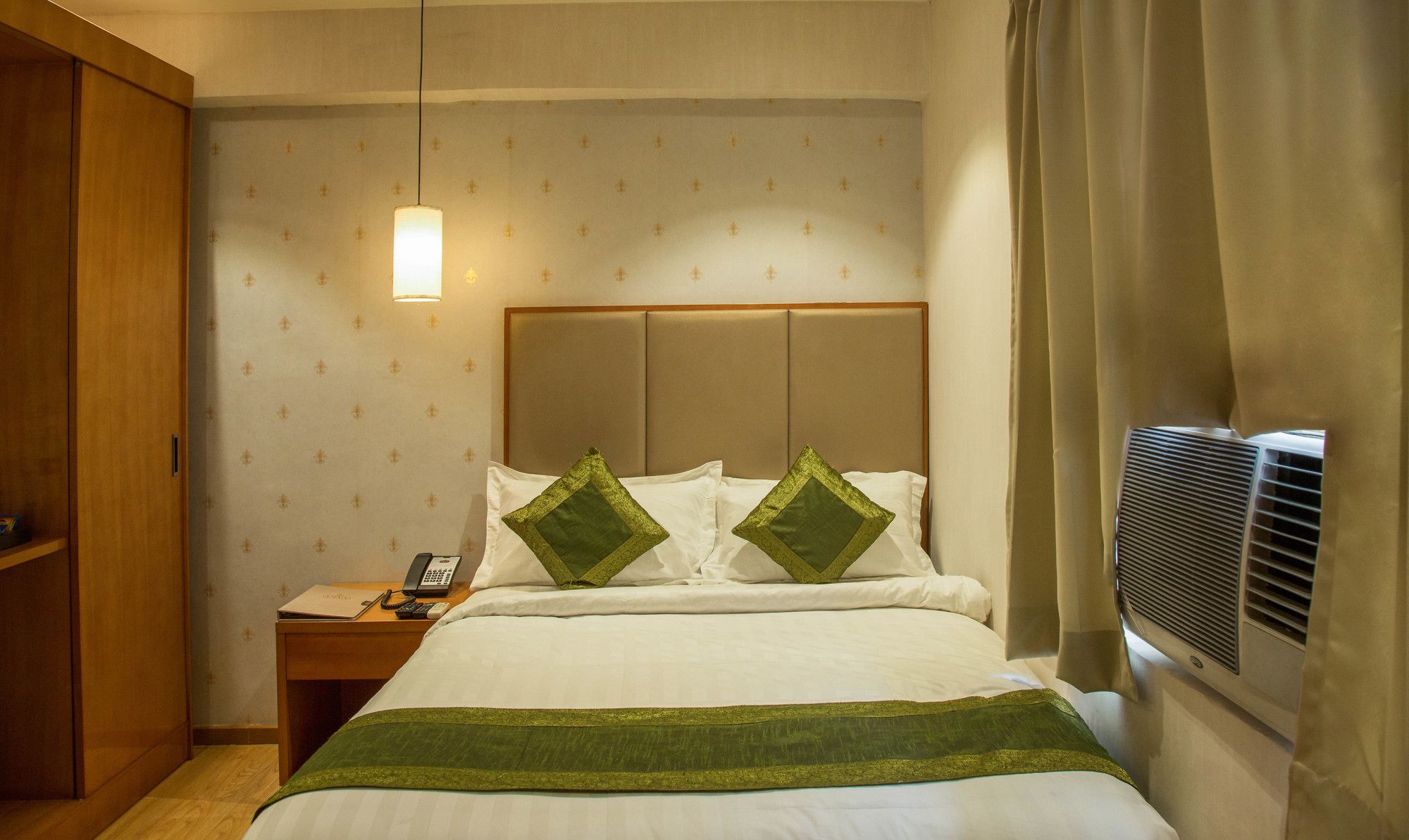 Фото Hotel Reva Regency