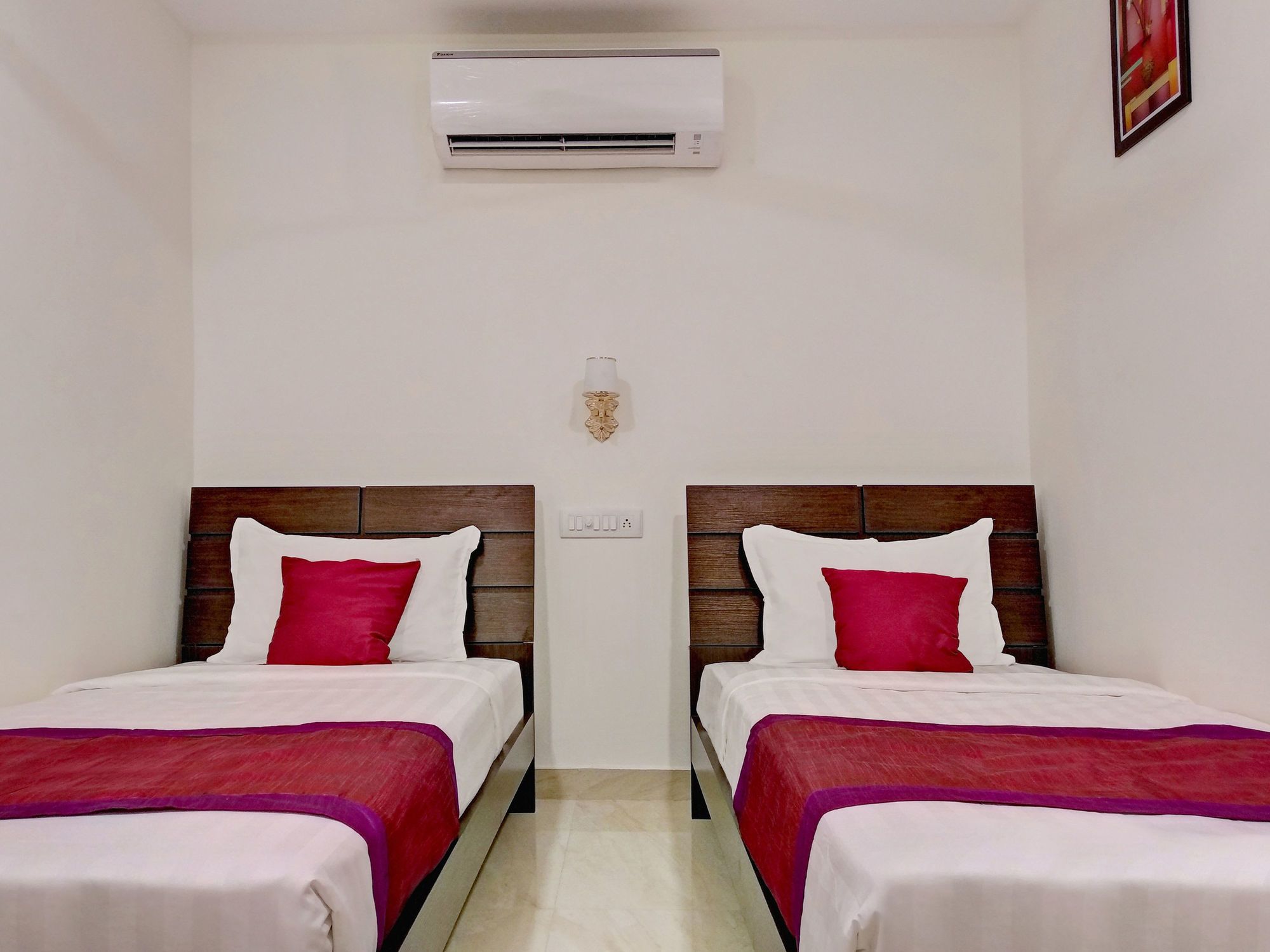 Фото Vaccinated Staff- Oyo Flagship 117 Assi Ghat Bhu