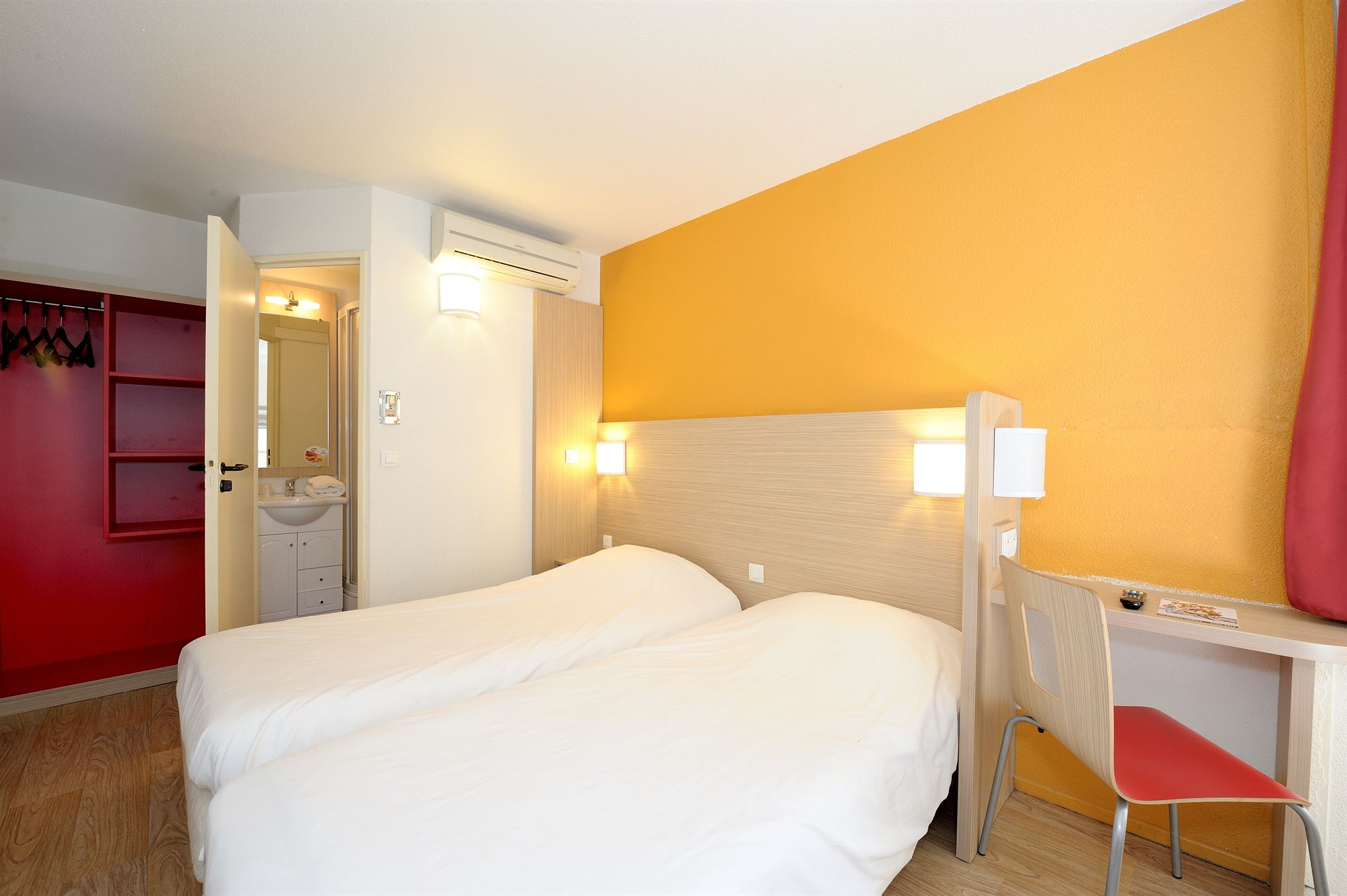 Фото Hôtel Kennedy Parc des Expositions