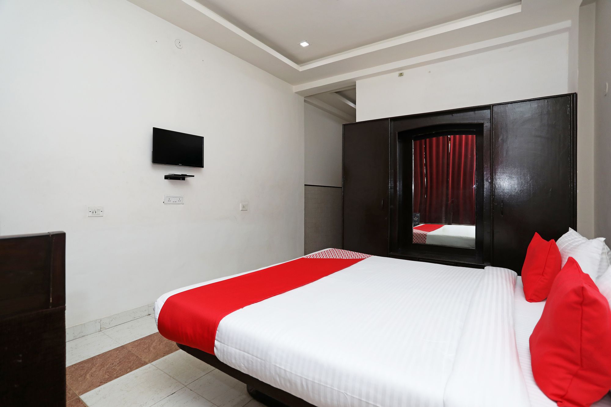 Фото Oyo 10967 Dhola Maru Resort