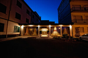 Гостиница Hotel Villa Sturzo в Кальтаджироне