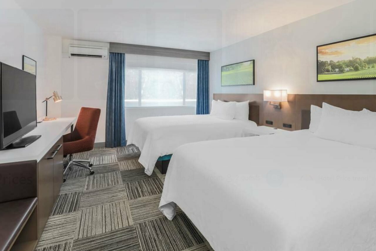 Фото Hilton Garden Inn Davis Downtown