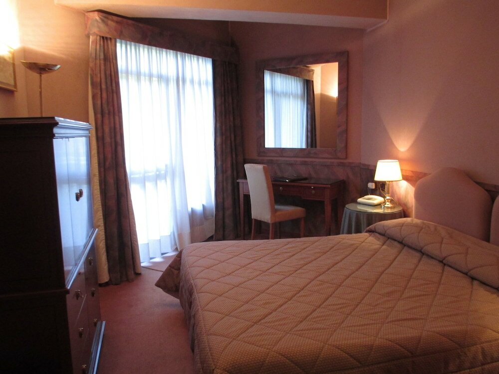 Фото Mini Palace Hotel