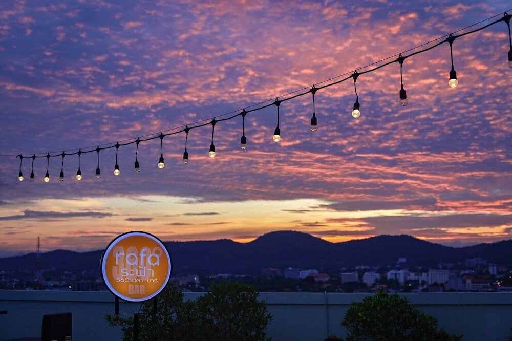 Фото Hua Hin Grand Hotel and Plaza