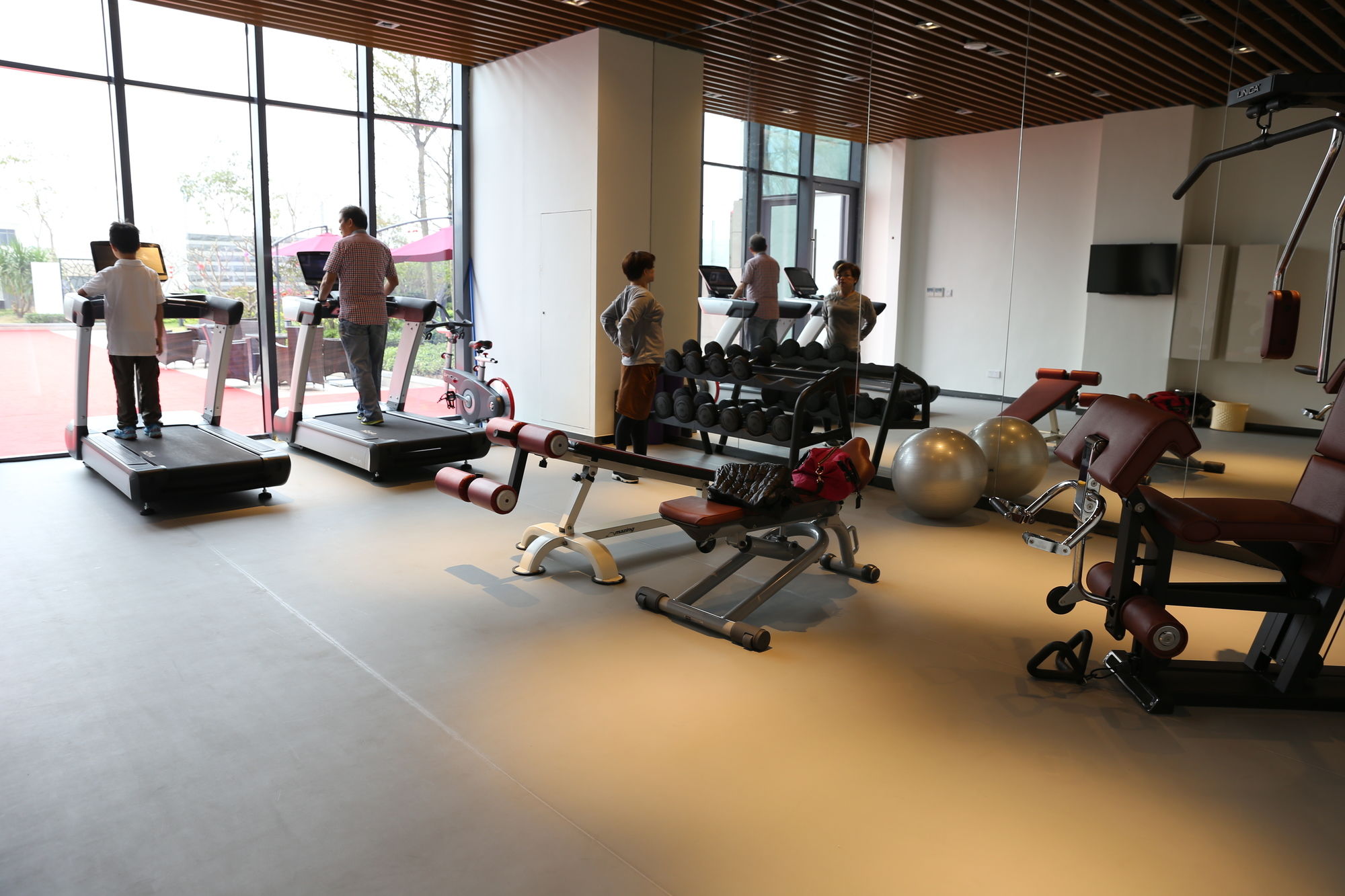 Фото Yuwa Serviced ApartHotel