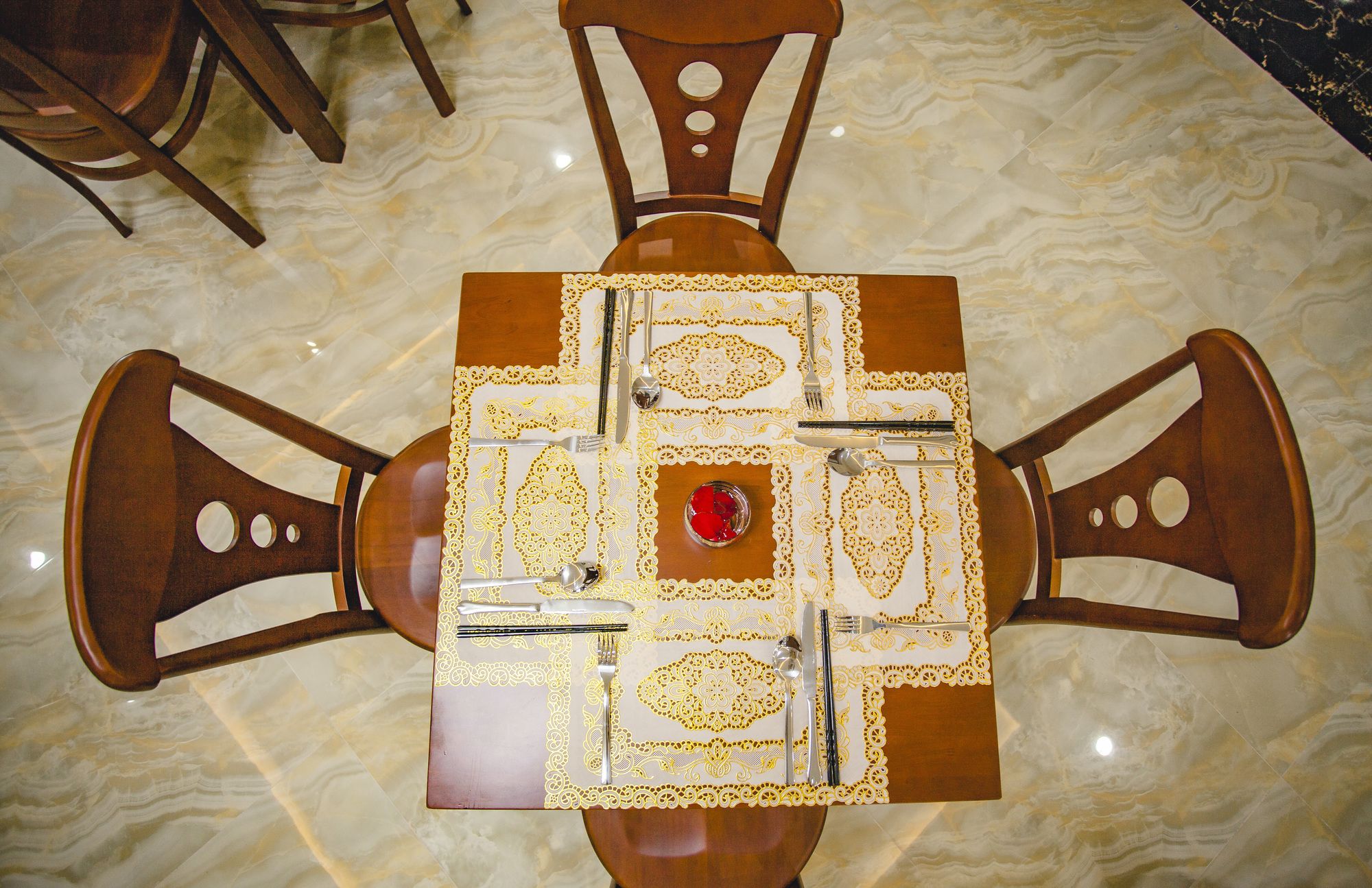 Фото Pariat River Front Hotel