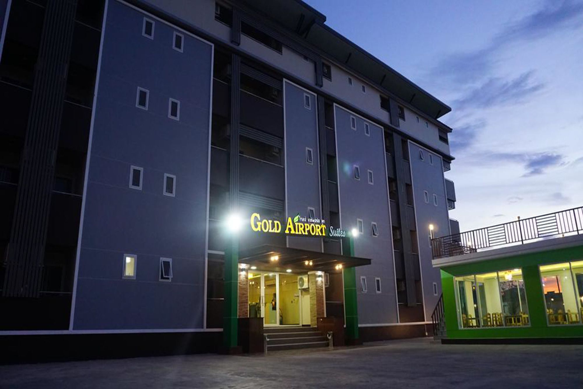 Фото Gold Airport Suites