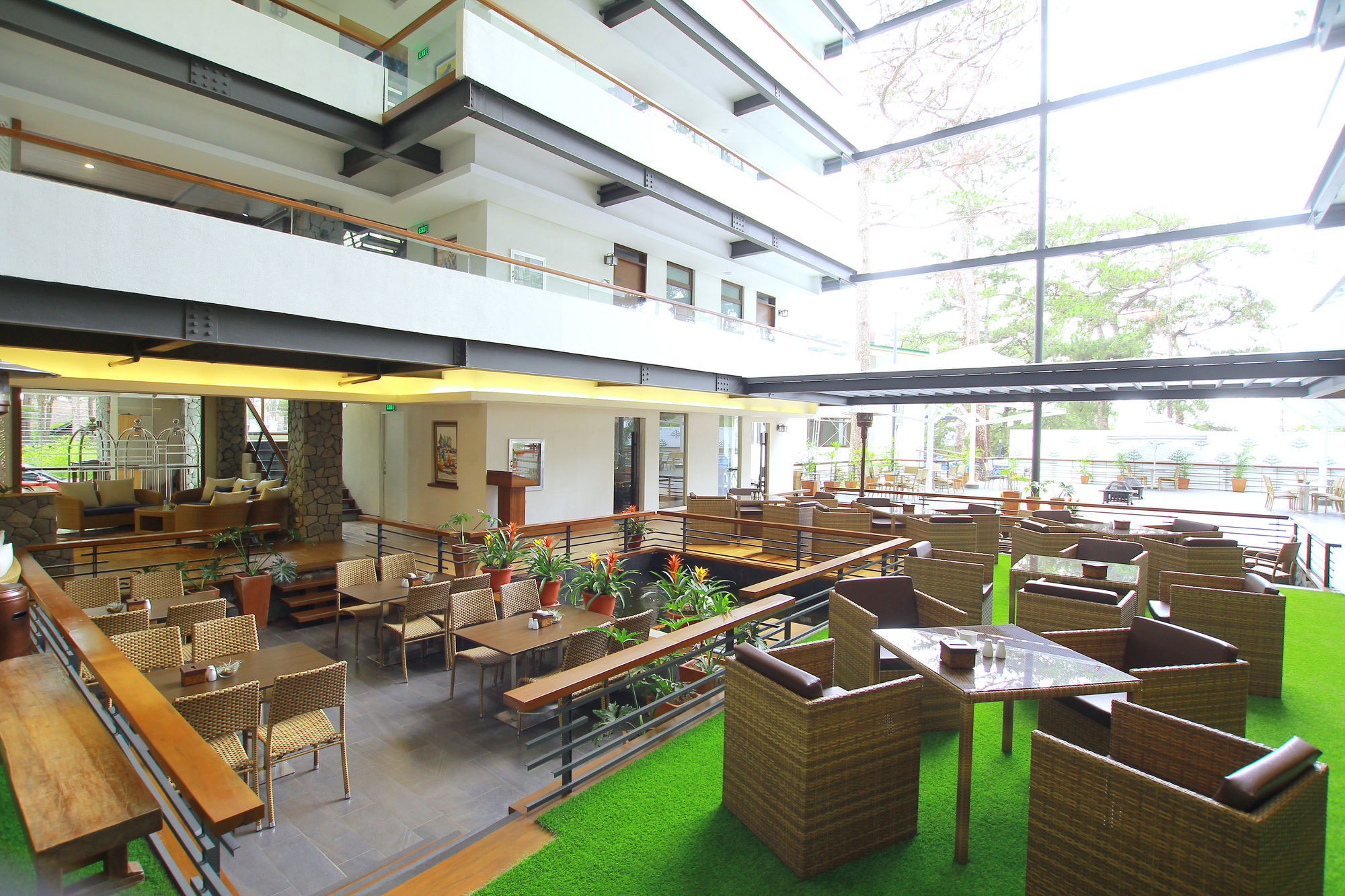 Фото Grand Sierra Pines Baguio