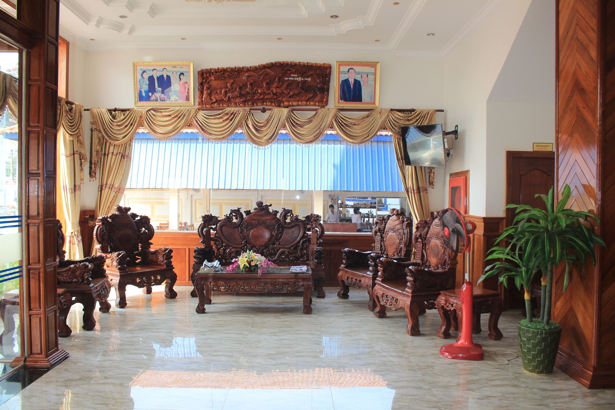 Фото Emerald Bb Battambang Hotel