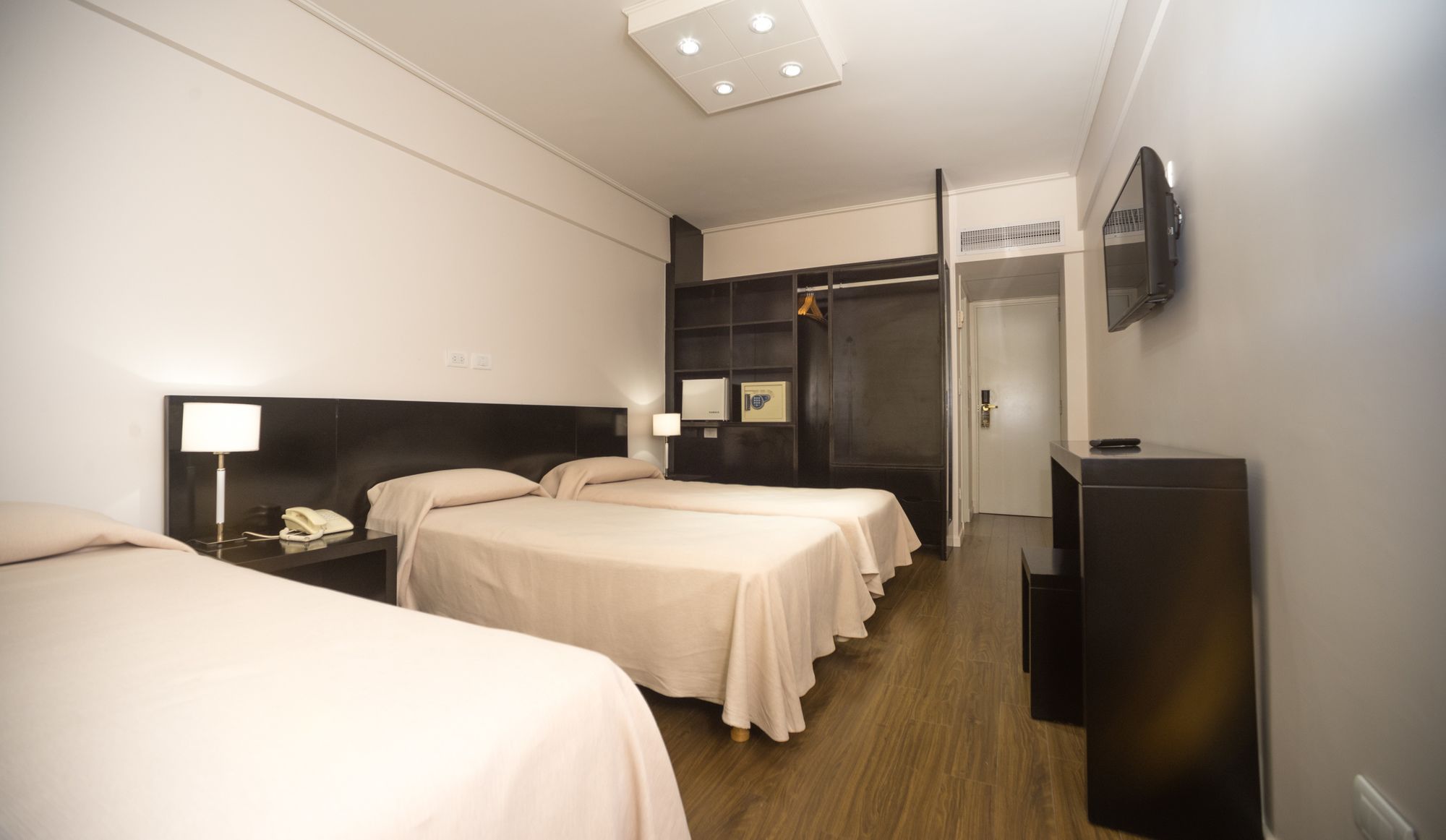 Фото Hotel Versailles