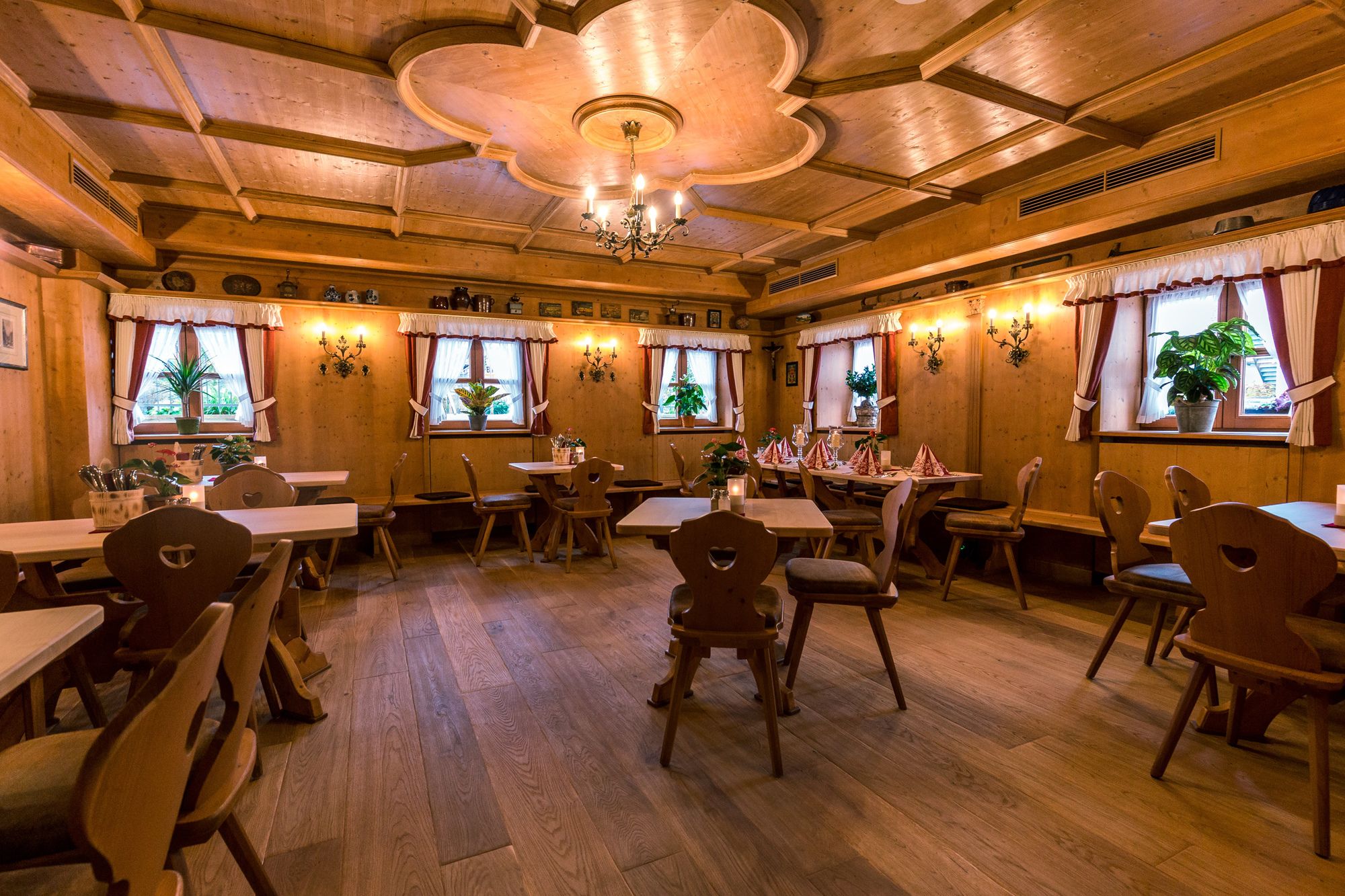 Фото Hotel & Gaststätte zum Erdinger Weißbräu