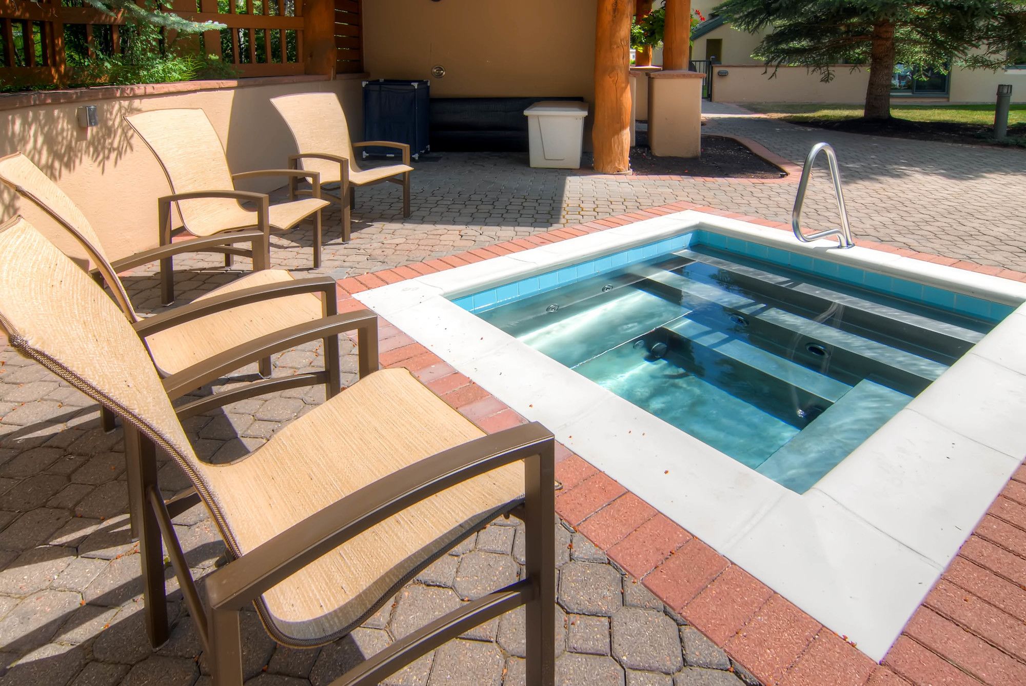 Фото Kiva Lodge by East West Hospitality