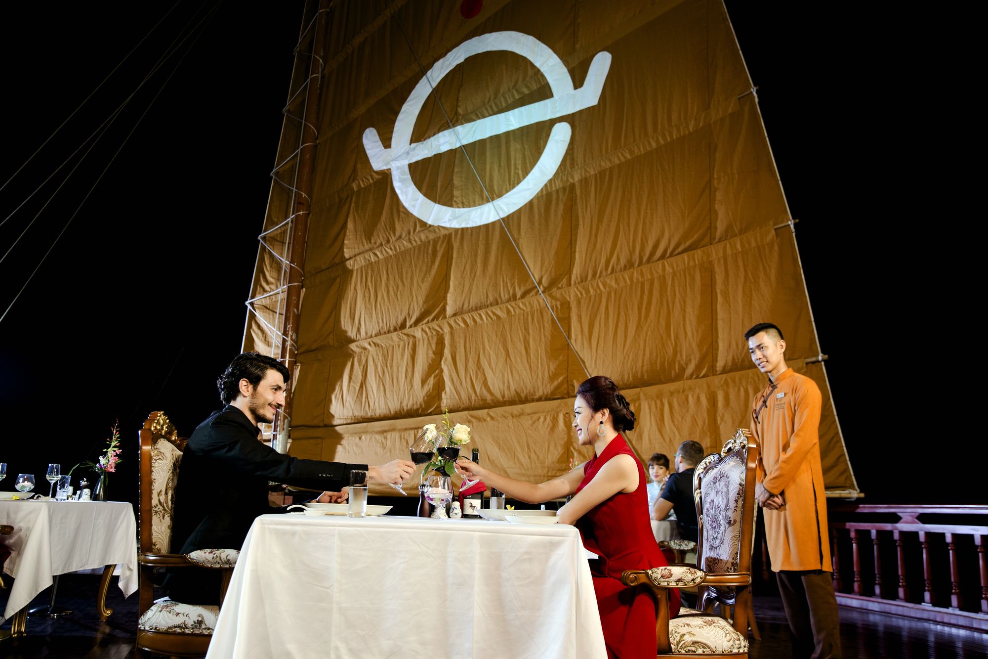 Фото Emperor Cruise Ha Long