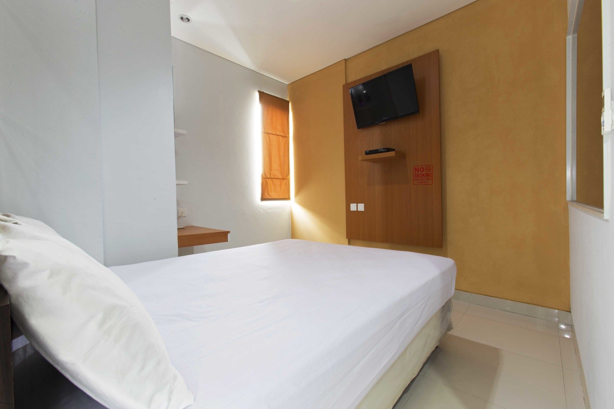 Фото RedDoorz near Thamrin City