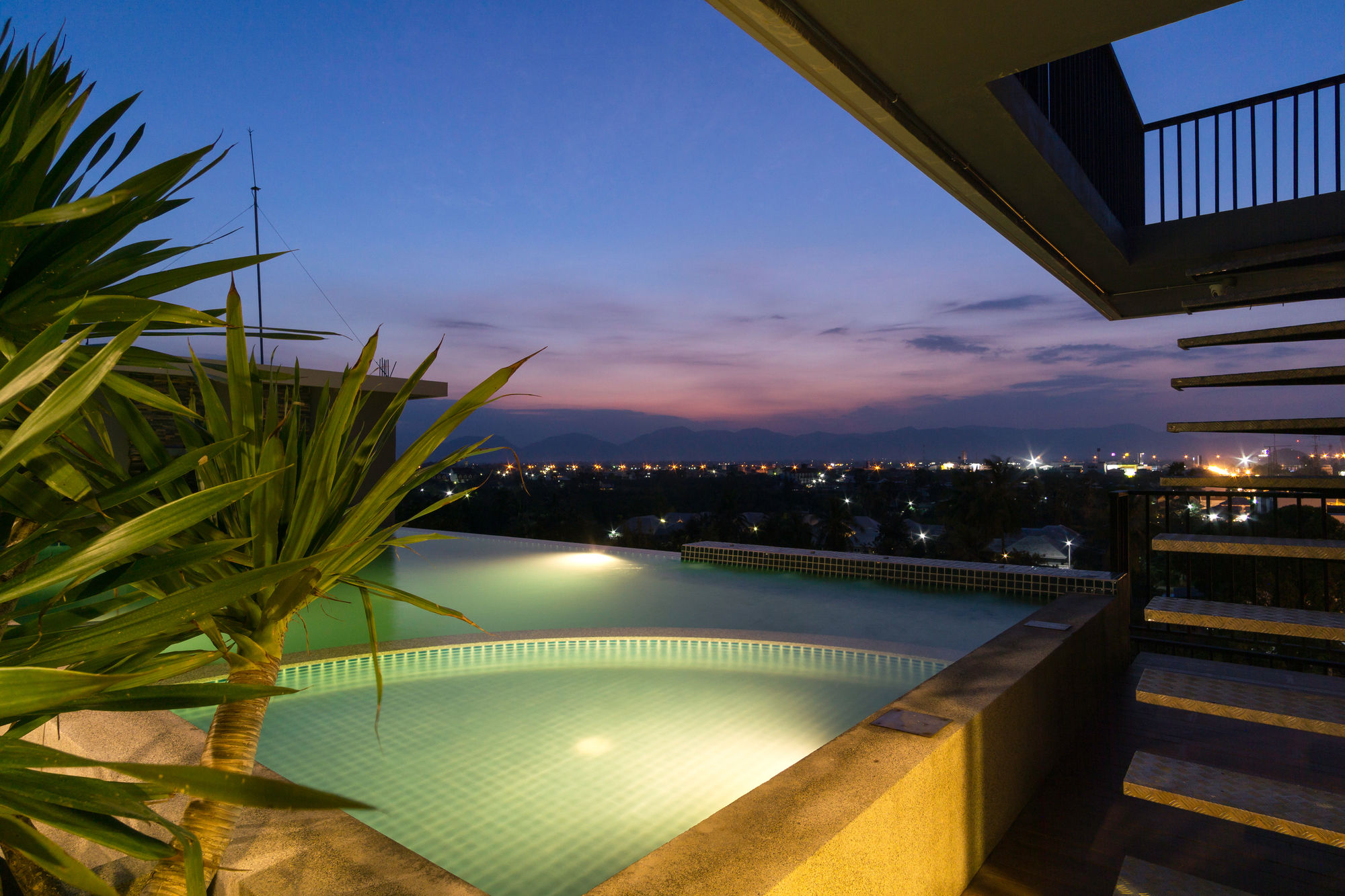 Фото C Cha-am Hotel