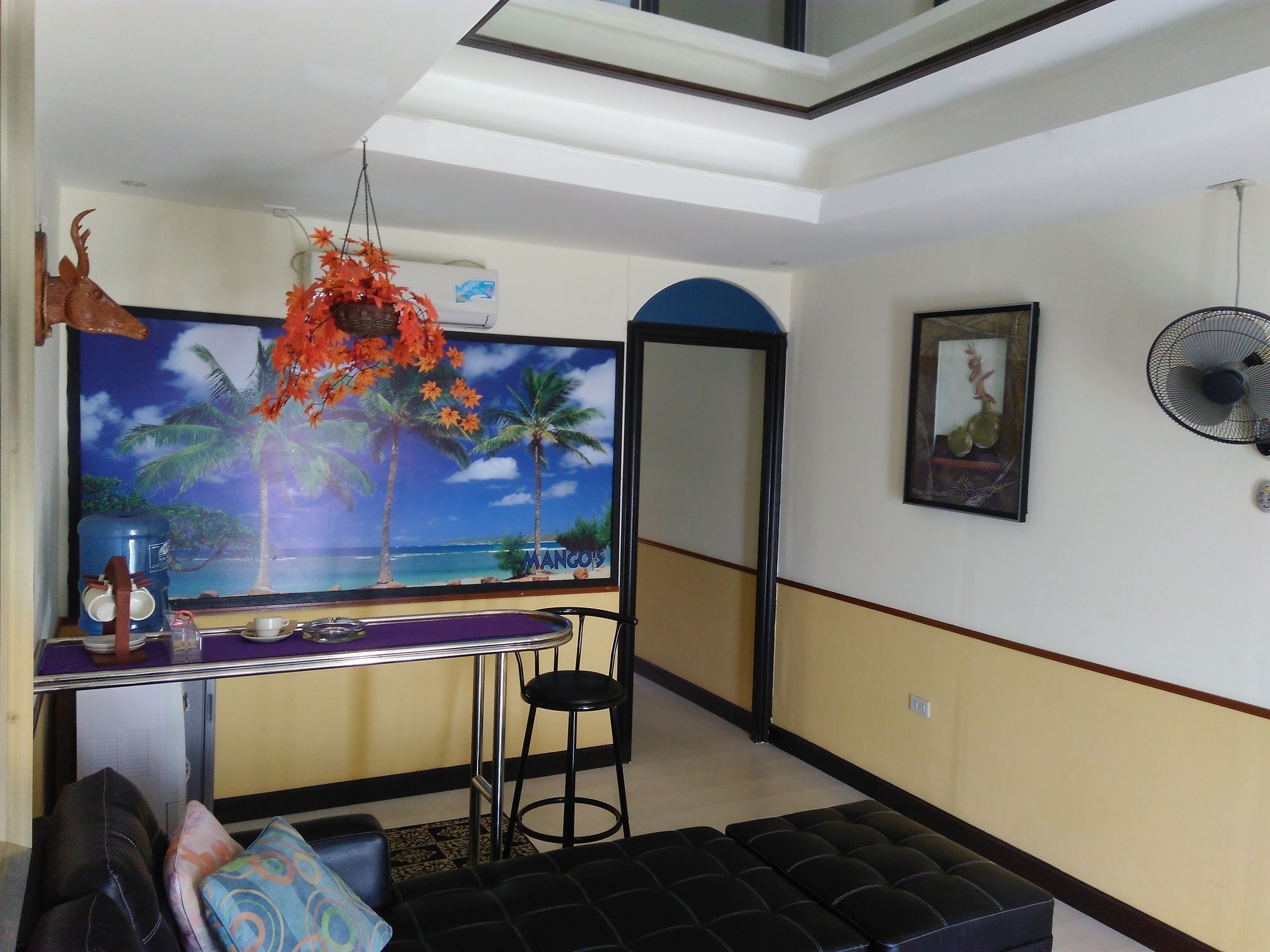 Фото Mango's Beachfront Resort