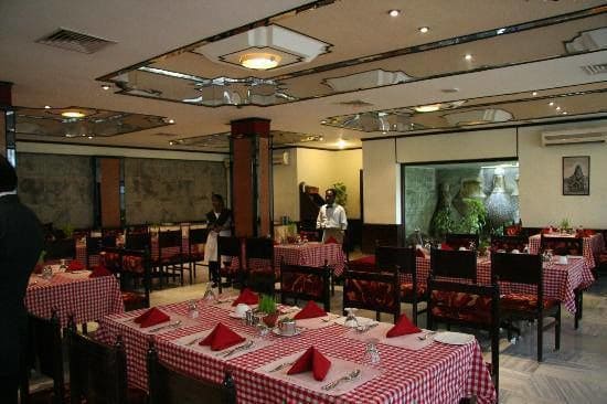 Фото Hotel Parisutham