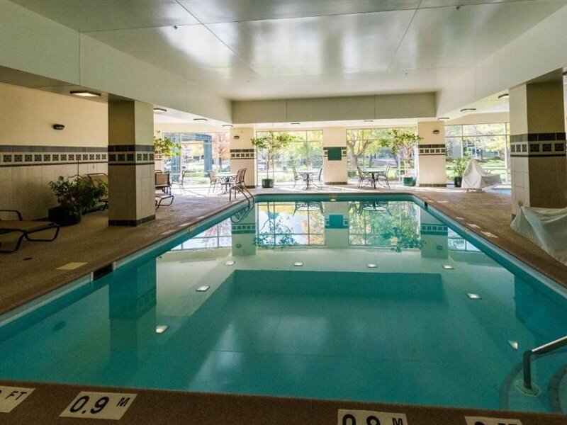 Фото Wyndham Moline on John Deere Commons