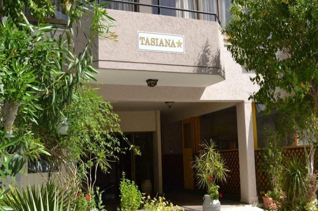 Фото отеля 2