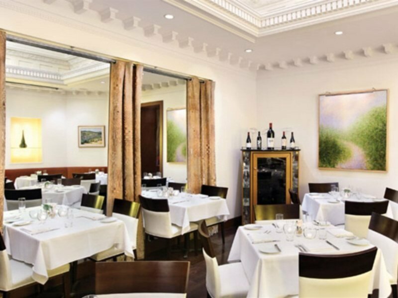 Фото The Iroquois New York