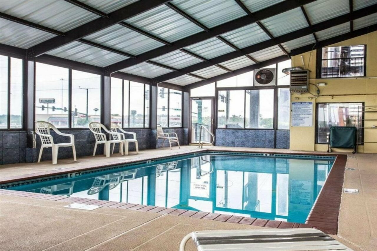 Фото Quality Inn & Suites Morrow Atlanta South