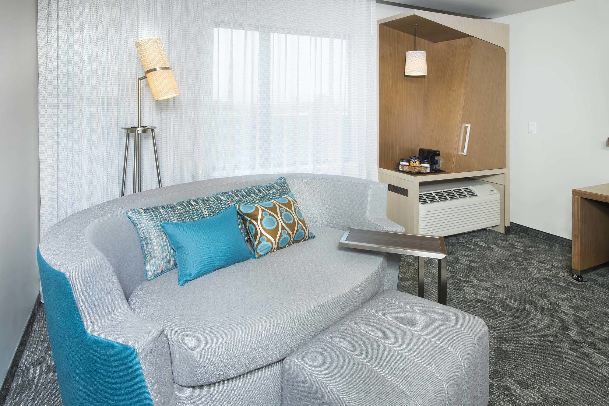 Фото Courtyard by Marriott Redwood City