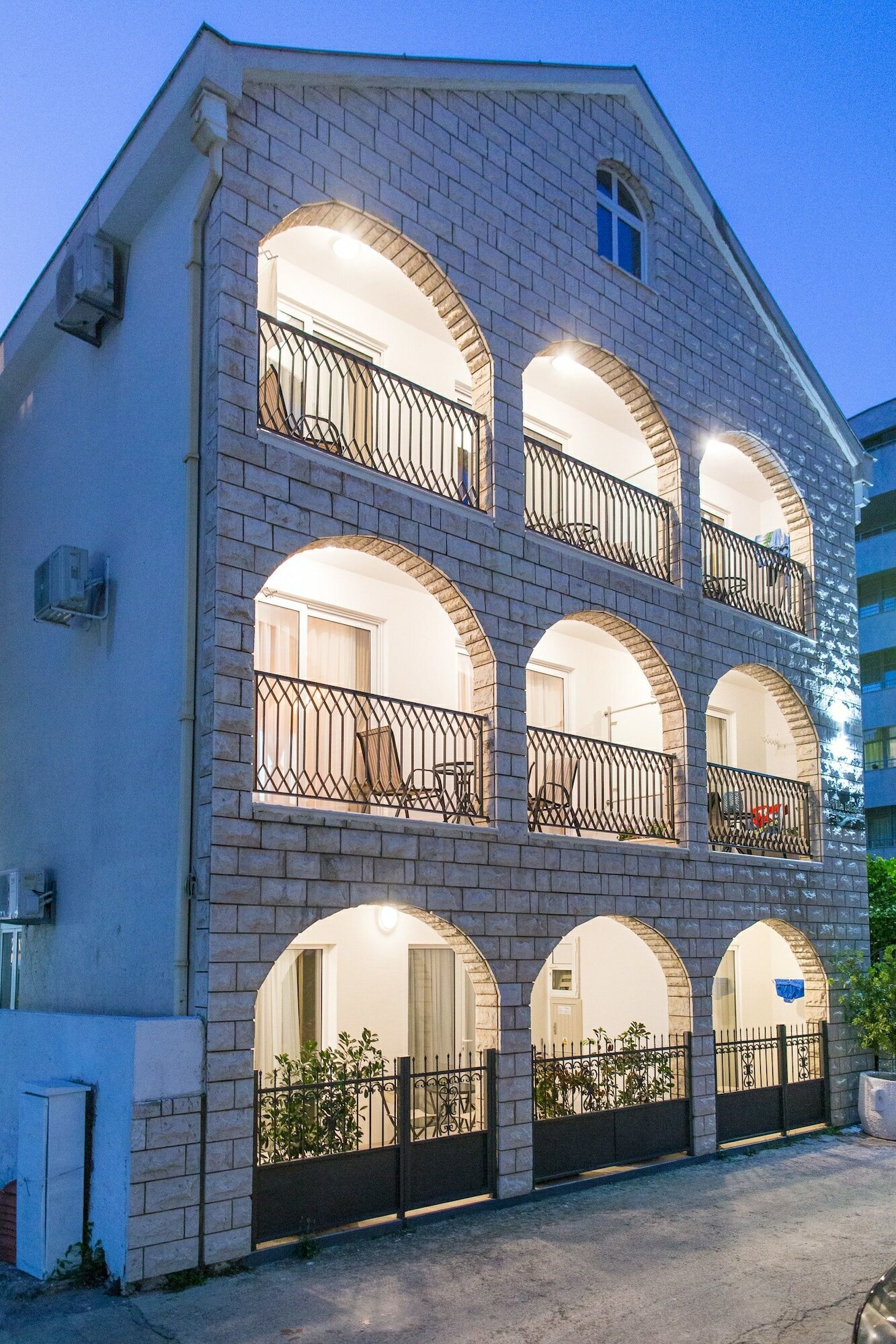 Фото отеля 1