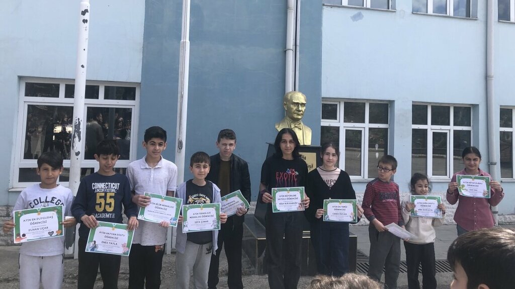 School Kartaltepe Middle School, Karabuk, photo