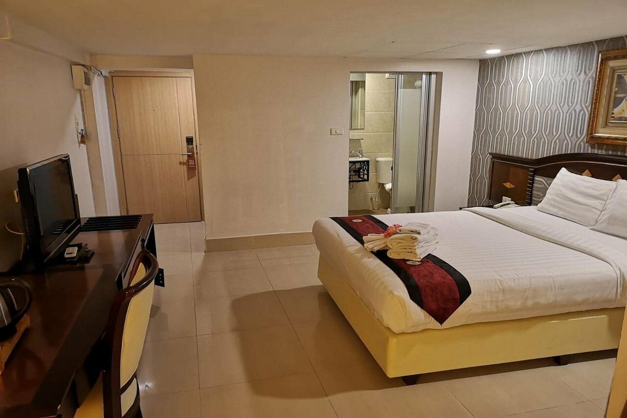 Фото The Golden Ville Boutique Hotel