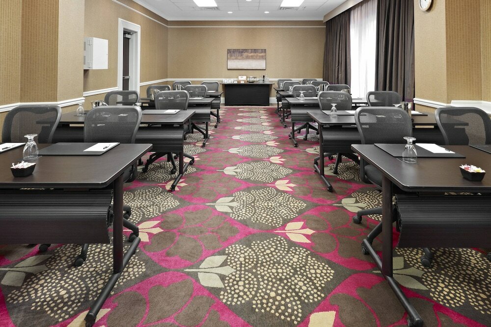 Фото Delta Hotels by Marriott Saskatoon Downtown