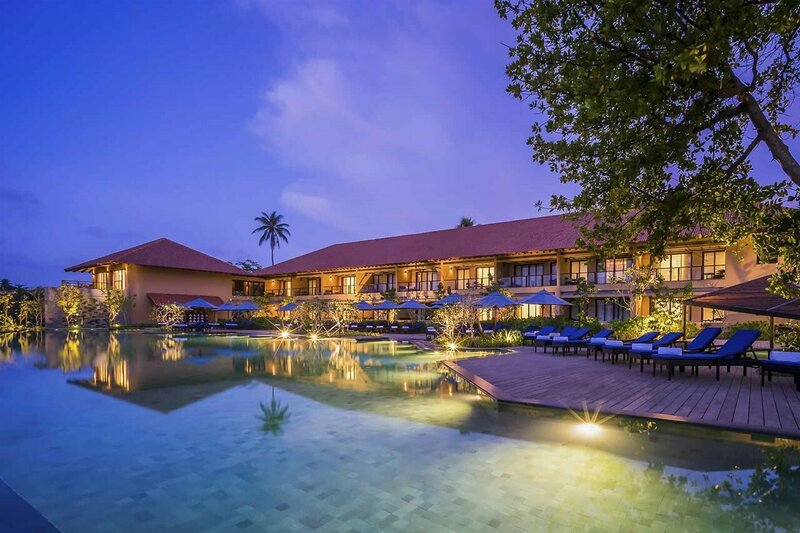 Гостиница Anantara Kalutara Resort в Калутаре