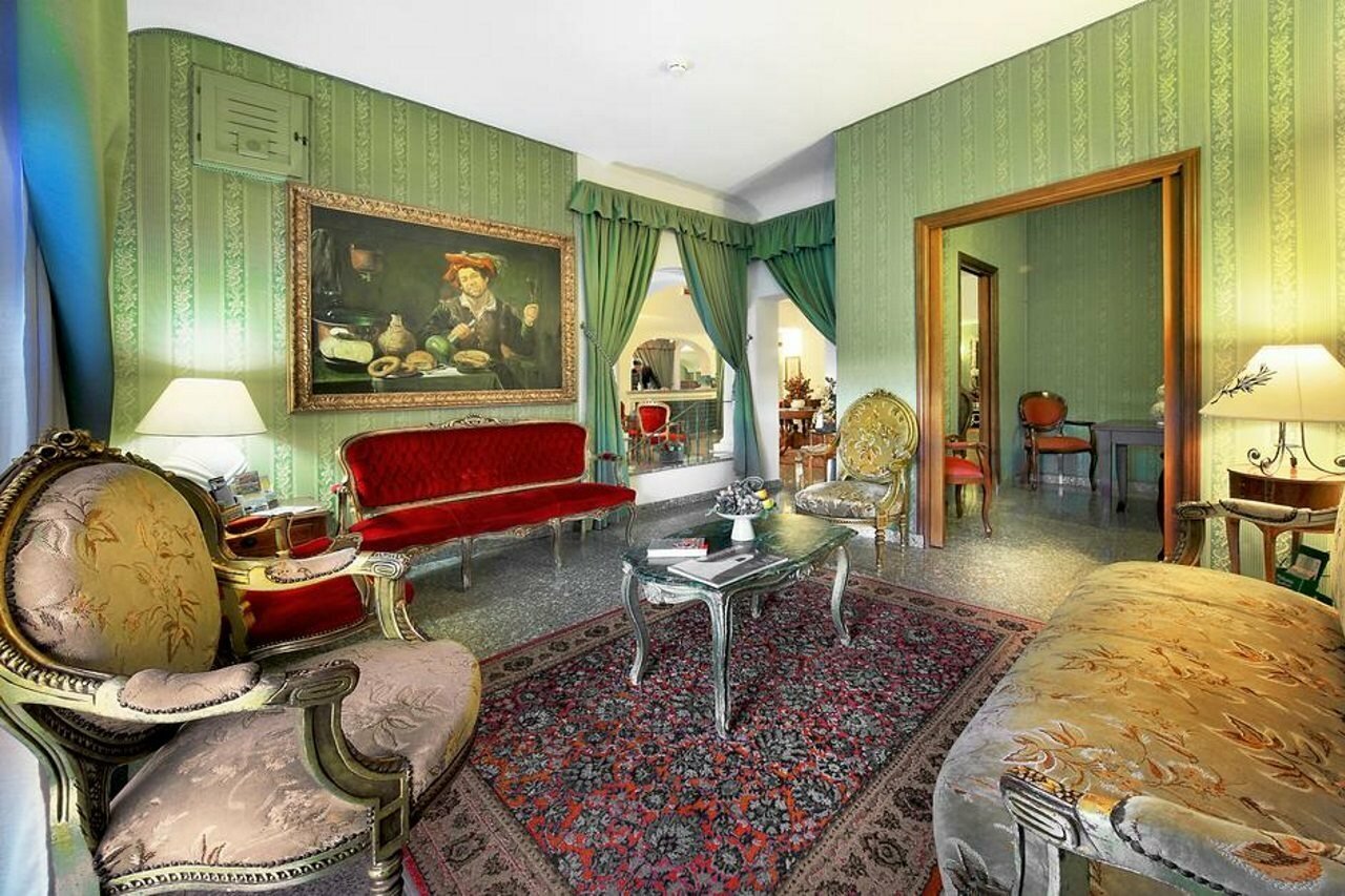 Фото отеля 2