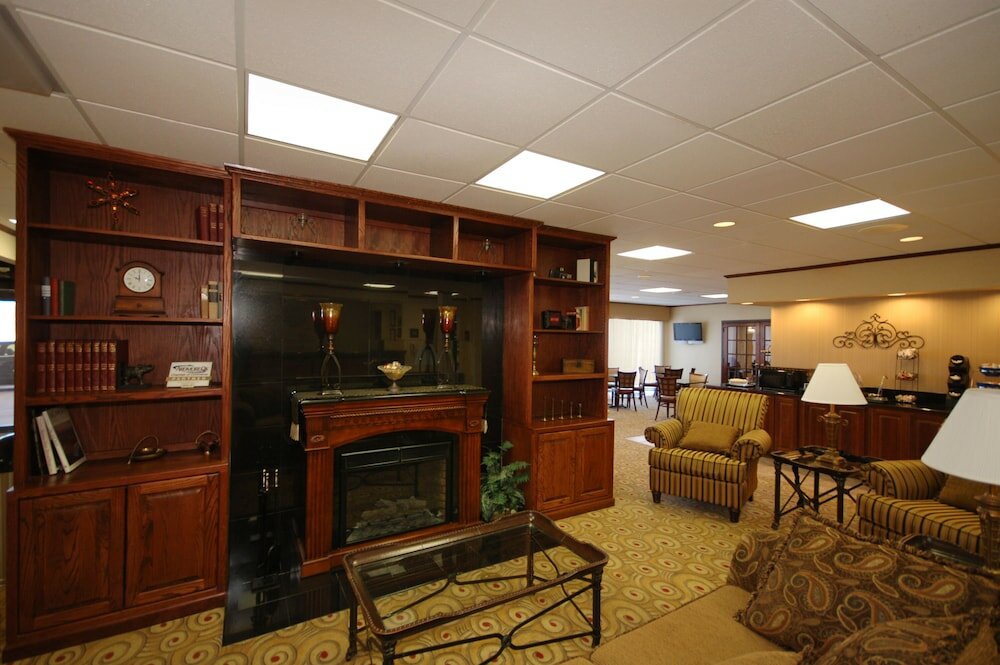 Фото Ardmore Inn & Suites