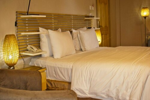 Гостиница Tropical Enclave Hotel