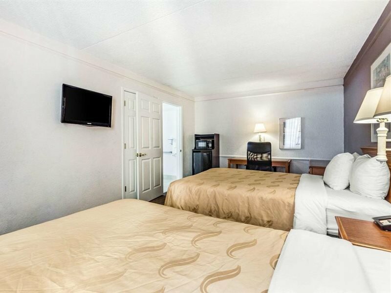 Фото Quality Inn & Suites Airport