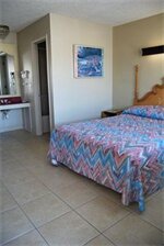 Фото Bedtime Inn & Suites