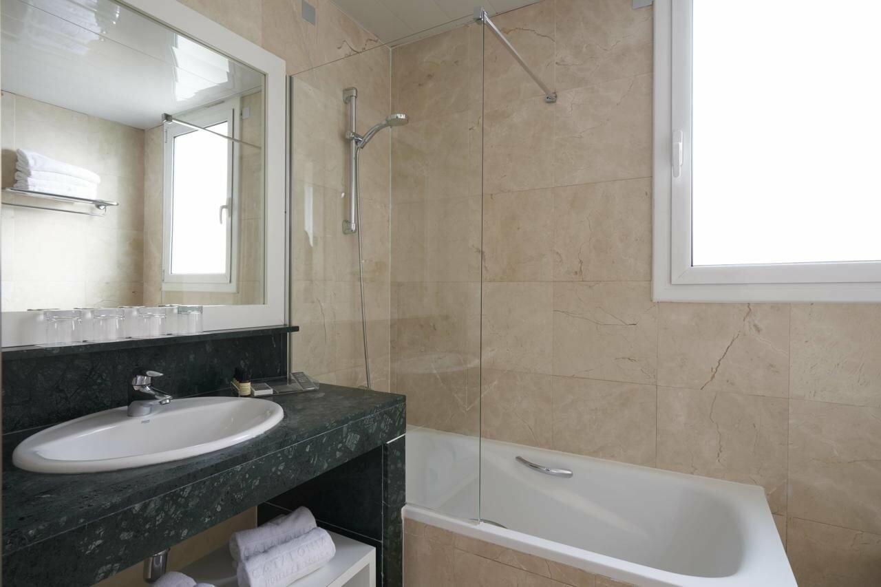 Фото Catalonia Bristol