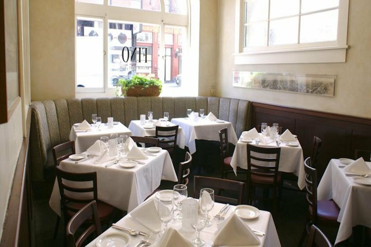 Фото The Andrews Hotel