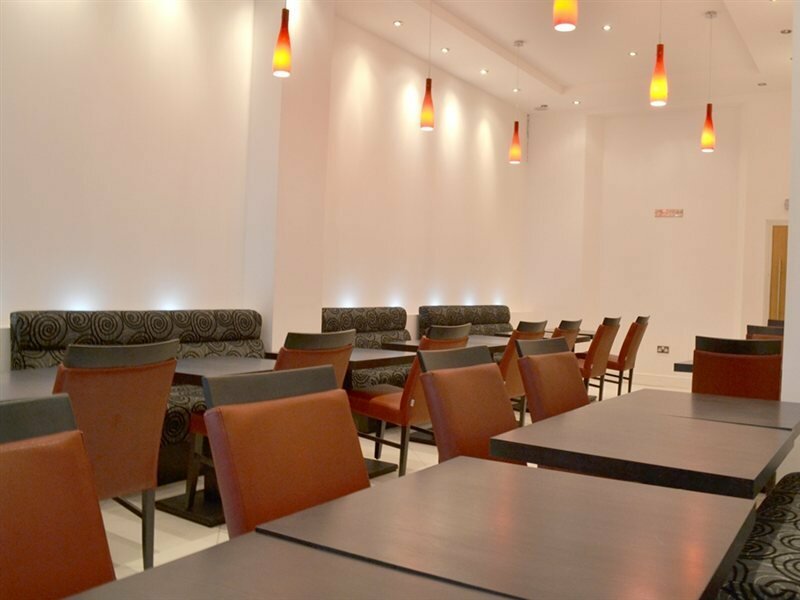 Фото Cromwell International Hotel