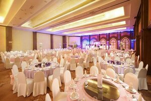 Гостиница The MetroCentre Hotel and Convention Center